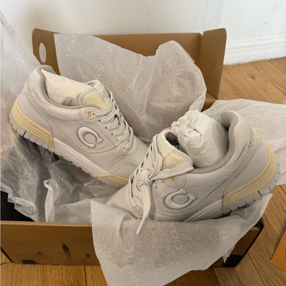 Coach | Cream and Tan Sneakers